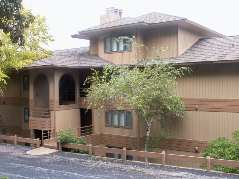 Well-maintained lakefront condominium grounds