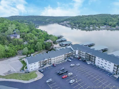 Hyd-A-Way Cove Condominiums