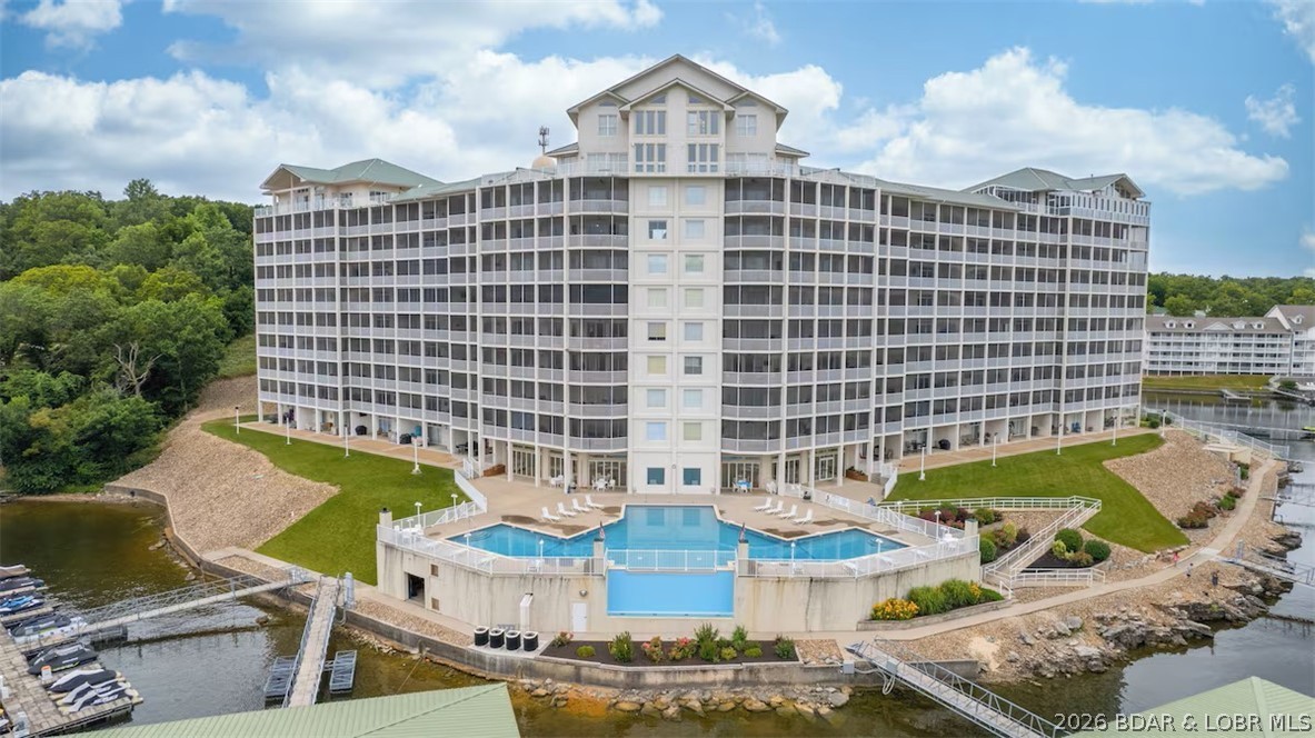 Lakefront condominium community at the Lake of the Ozarks